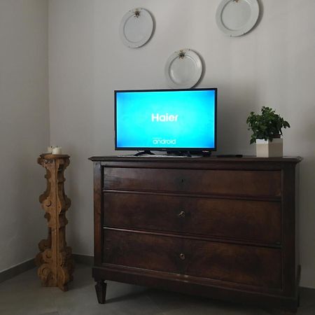 Il Tenore D'Oro Centralissimo Apartment Parma Luaran gambar