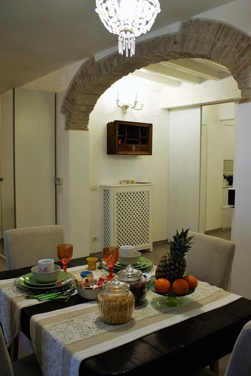 Il Tenore D'Oro Centralissimo Apartment Parma Luaran gambar