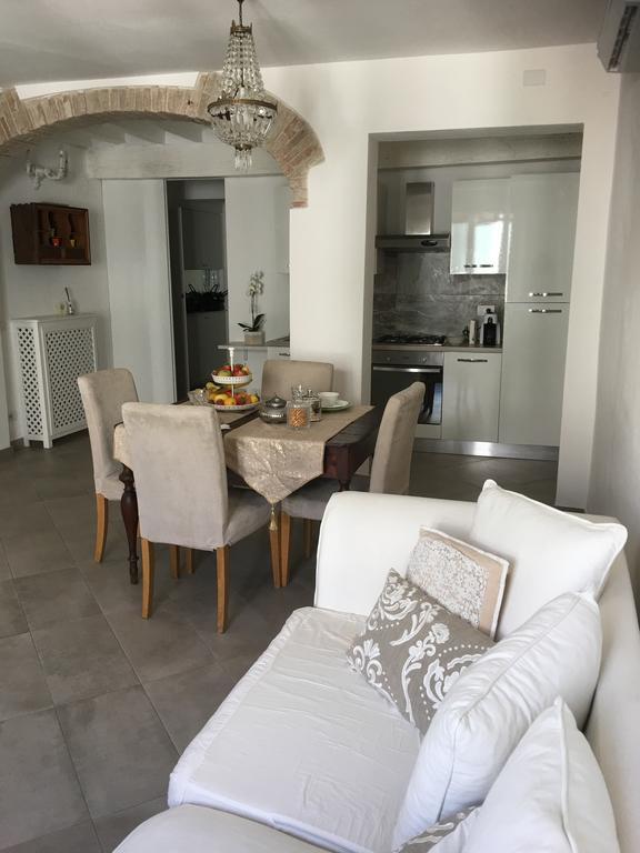 Il Tenore D'Oro Centralissimo Apartment Parma Luaran gambar