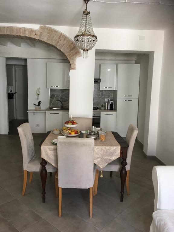 Il Tenore D'Oro Centralissimo Apartment Parma Luaran gambar