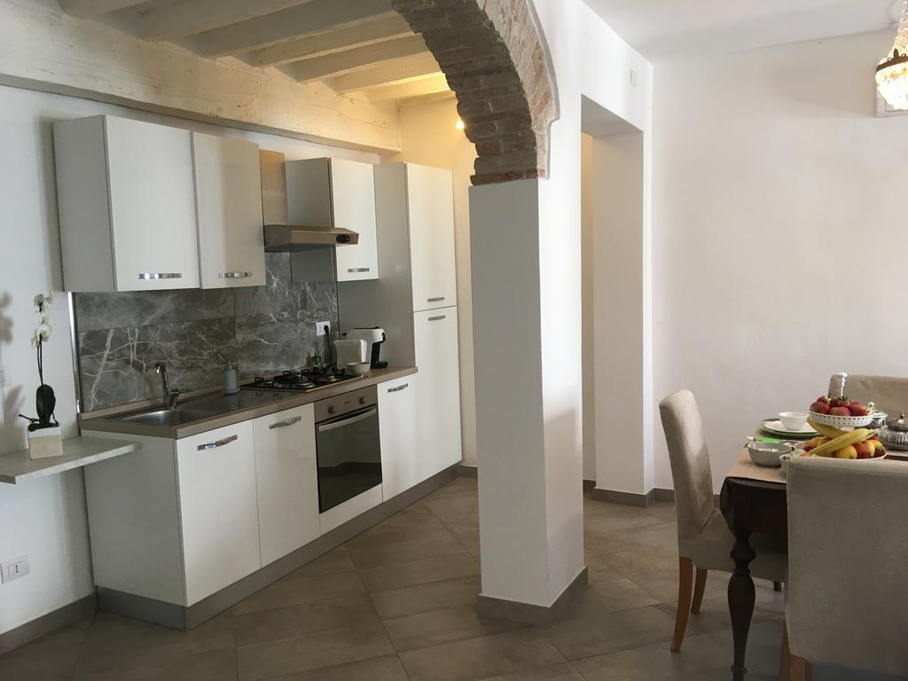 Il Tenore D'Oro Centralissimo Apartment Parma Luaran gambar