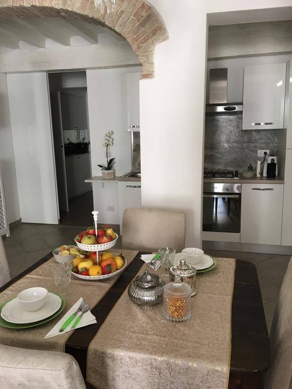 Il Tenore D'Oro Centralissimo Apartment Parma Luaran gambar