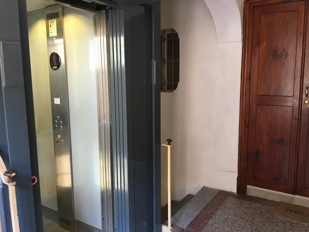 Il Tenore D'Oro Centralissimo Apartment Parma Luaran gambar