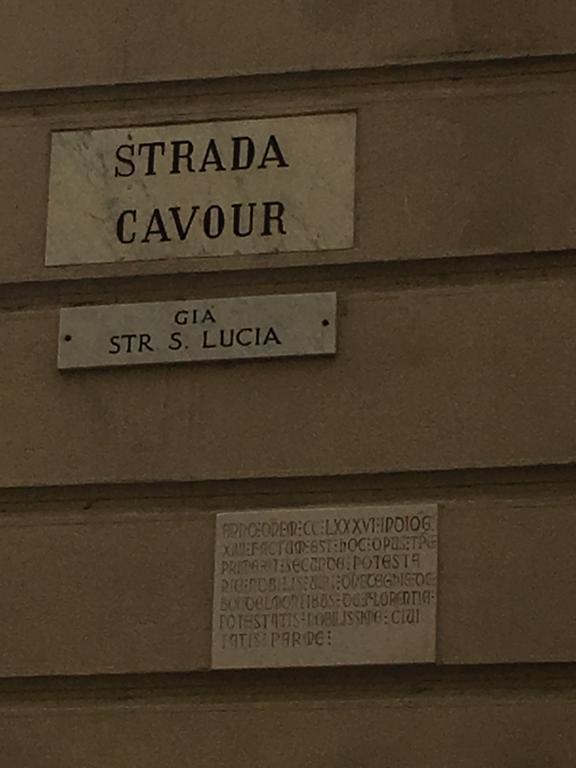 Il Tenore D'Oro Centralissimo Apartment Parma Luaran gambar