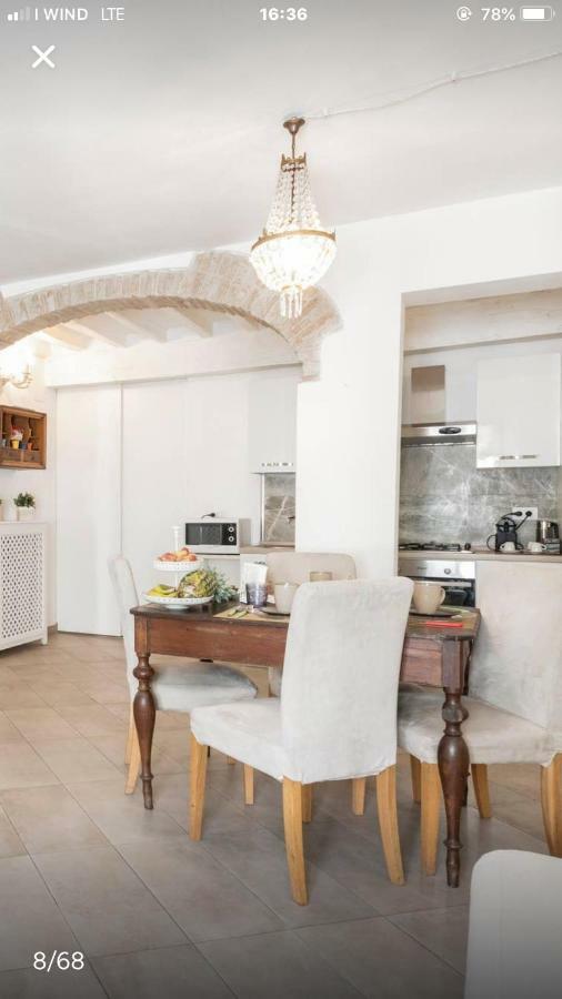 Il Tenore D'Oro Centralissimo Apartment Parma Luaran gambar